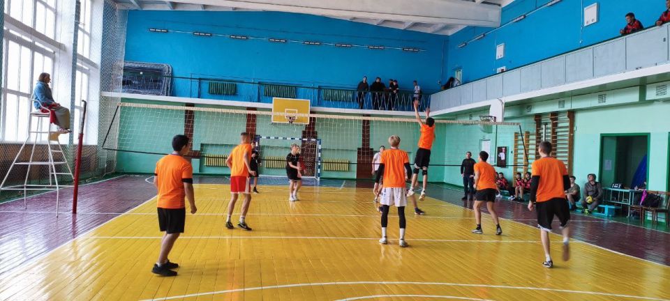 В Антрацитовской спортивной школе состоялось физкультурное мероприятие по волейболу «Над сеткой» В Антрацитовской спортивной школе состоялось физкультурное мероприятие по волейболу «Над сеткой»