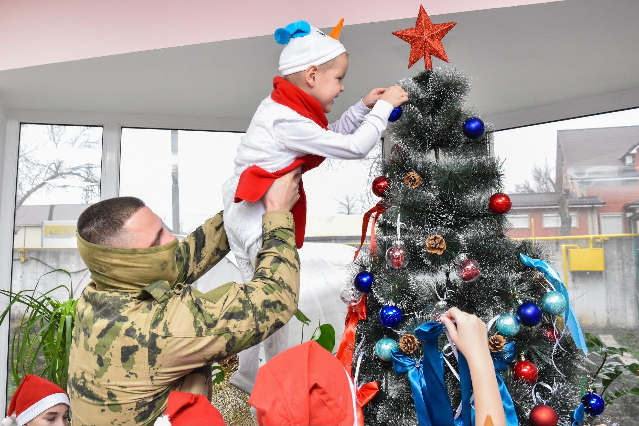 В рамках акции Росгвардии «Дед Мороз специального назначения» прошёл телемост между Луганском и Хабаровском В рамках акции Росгвардии «Дед Мороз специального назначения» прошёл телемост между Луганском и Хабаровском