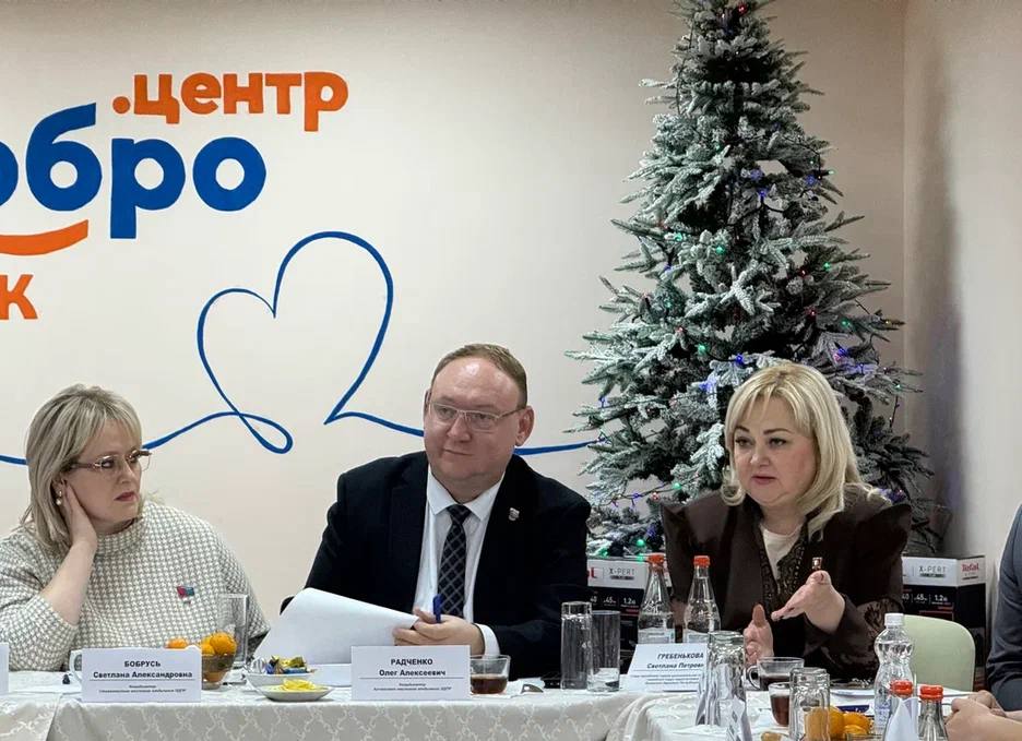 На встрече с людьми многолетнего подвига На встрече с людьми многолетнего подвига