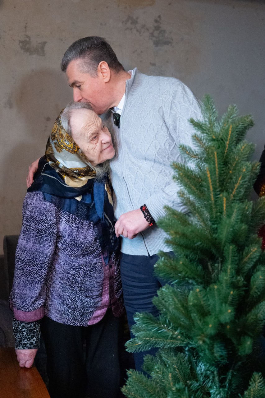 Они достойны тепла и заботы: Леонид Слуцкий дал старт акции помощи пожилым людям «ЛДПР помогает» Они достойны тепла и заботы: Леонид Слуцкий дал старт акции помощи пожилым людям «ЛДПР помогает»