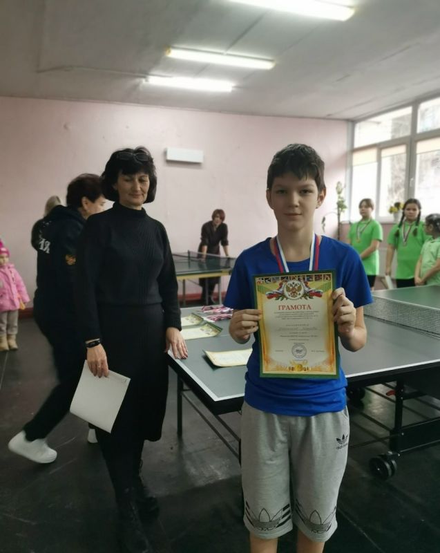 Команда Лутугинской спортивной школы приняла участие в соревнованиях по настольному теннису в Свердловске Команда Лутугинской спортивной школы приняла участие в соревнованиях по настольному теннису в Свердловске