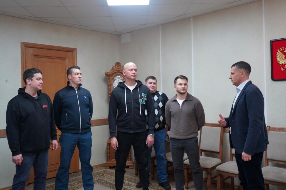 Встреча ВрИП Главы округа с красноярскими артистами Встреча ВрИП Главы округа с красноярскими артистами