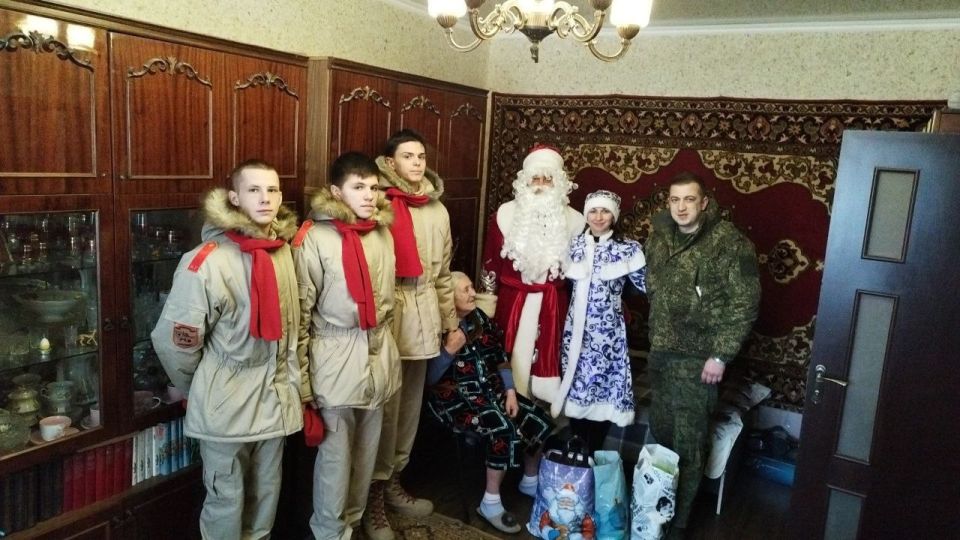 Поздравления с наступающим Новым годом от Юнармейцев Брянковской специализированной школы №1: дарим тепло ветеранам! Поздравления с наступающим Новым годом от Юнармейцев Брянковской специализированной школы №1: дарим тепло ветеранам!