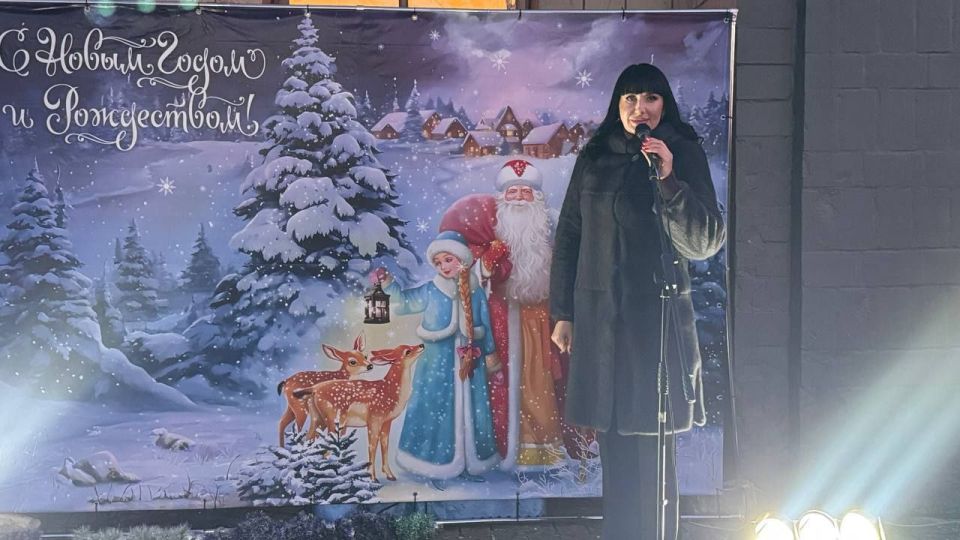 Сегодня в Ровеньках торжественно стартовали новогодние праздники Сегодня в Ровеньках торжественно стартовали новогодние праздники