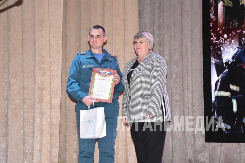 В Белокуракино поздравили спасателей В Белокуракино поздравили спасателей