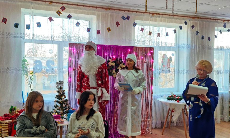 Новогоднее волшебство пришло в Славяносербскую библиотеку Новогоднее волшебство пришло в Славяносербскую библиотеку