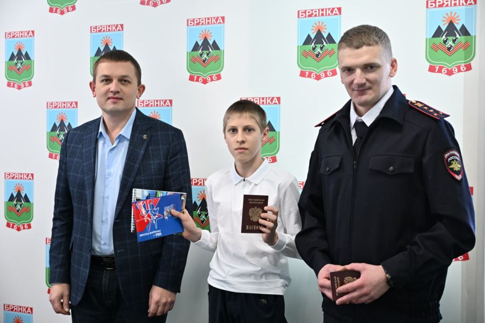 Евгений Морозов: Молодость, которая ведёт за собой Евгений Морозов: Молодость, которая ведёт за собой