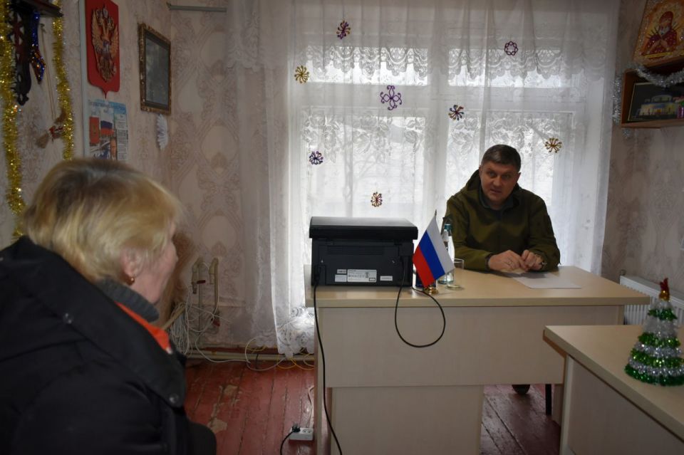 Глава Старобельского муниципального округа провёл выездной приём в селе Байдовка Глава Старобельского муниципального округа провёл выездной приём в селе Байдовка