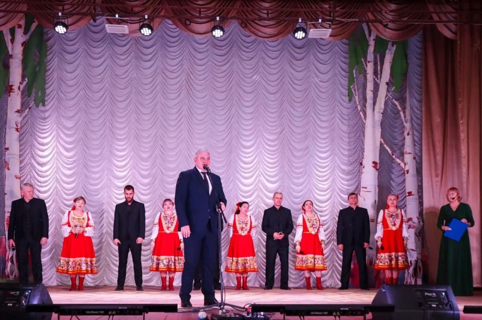 Виталий Коваленко: 24 декабря 2025 года в Беловодском районном доме культуры состоялись торжества, посвящённые чествованию передовиков производства предприятия "Агросфера" по итогам 2025 года - "Здесь хлеба золотистые, поля... Виталий Коваленко: 24 декабря 2025 года в Беловодском районном доме культуры состоялись торжества, посвящённые чествованию передовиков производства предприятия "Агросфера" по итогам 2025 года - "Здесь хлеба золотистые, поля...