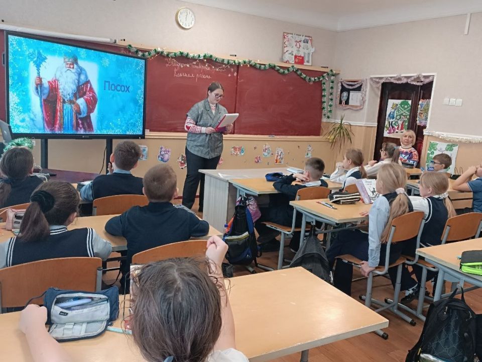 Лутугинская библиотека для детей провела новогоднюю игру-викторину Лутугинская библиотека для детей провела новогоднюю игру-викторину