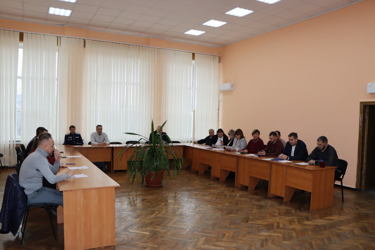 Евгений Бондарь: Принял участие в очередном, 43-м заседании Совета депутатов, центральной темой которого стало принятие бюджета на будущий 2026 год и плановый период 2027-2028 годов Евгений Бондарь: Принял участие в очередном, 43-м заседании Совета депутатов, центральной темой которого стало принятие бюджета на будущий 2026 год и плановый период 2027-2028 годов