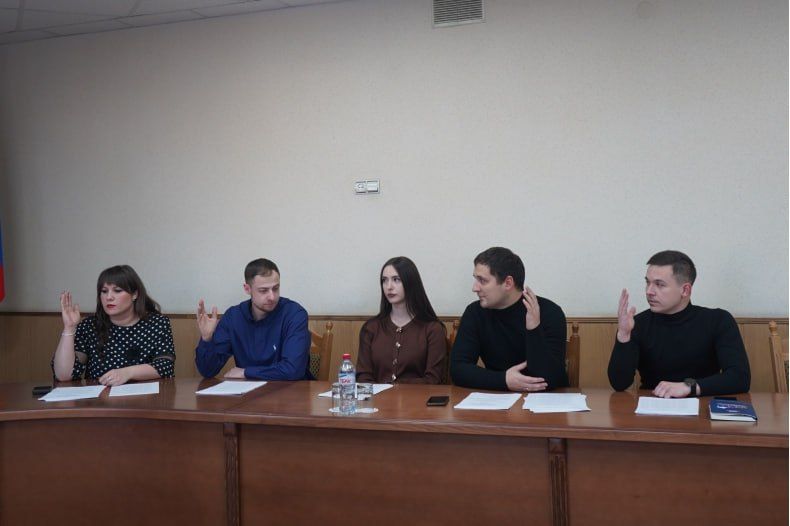 Состоялось 1-е заседание Молодежной палаты при Совете депутатов Состоялось 1-е заседание Молодежной палаты при Совете депутатов