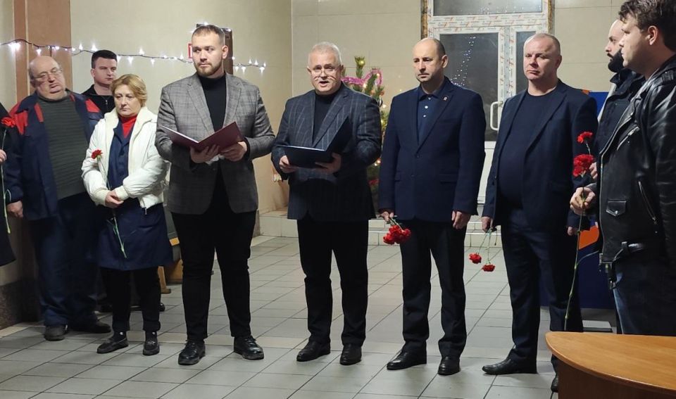 «Рабочее место Героя» открыли на предприятии «Автомотозапчасть» «Рабочее место Героя» открыли на предприятии «Автомотозапчасть»