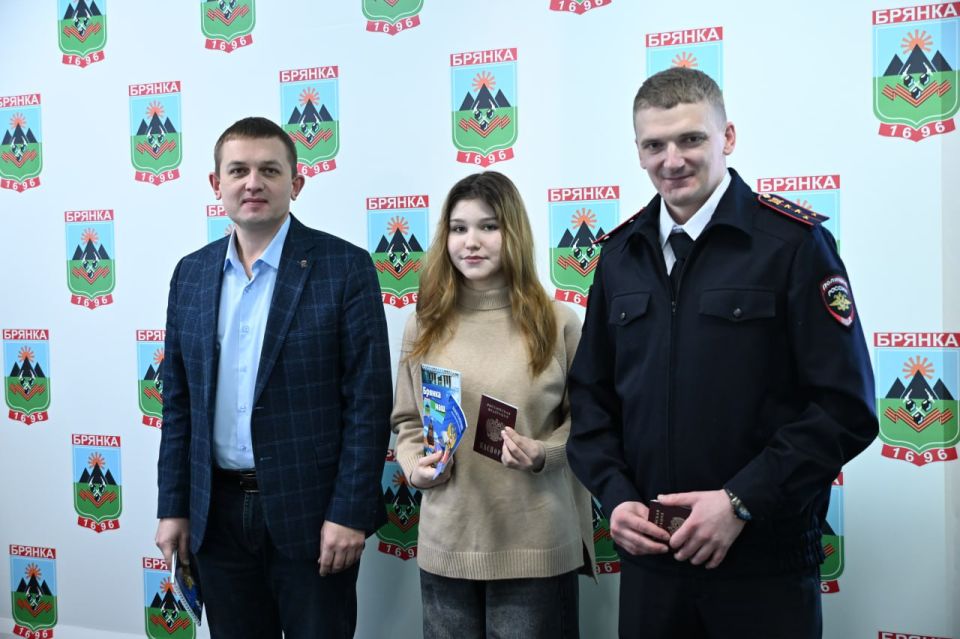 Евгений Морозов: Молодость, которая ведёт за собой Евгений Морозов: Молодость, которая ведёт за собой