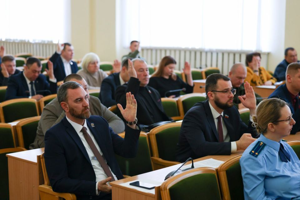 Депутатский корпус заслушал отчет о деятельности Молодежного парламента Депутатский корпус заслушал отчет о деятельности Молодежного парламента