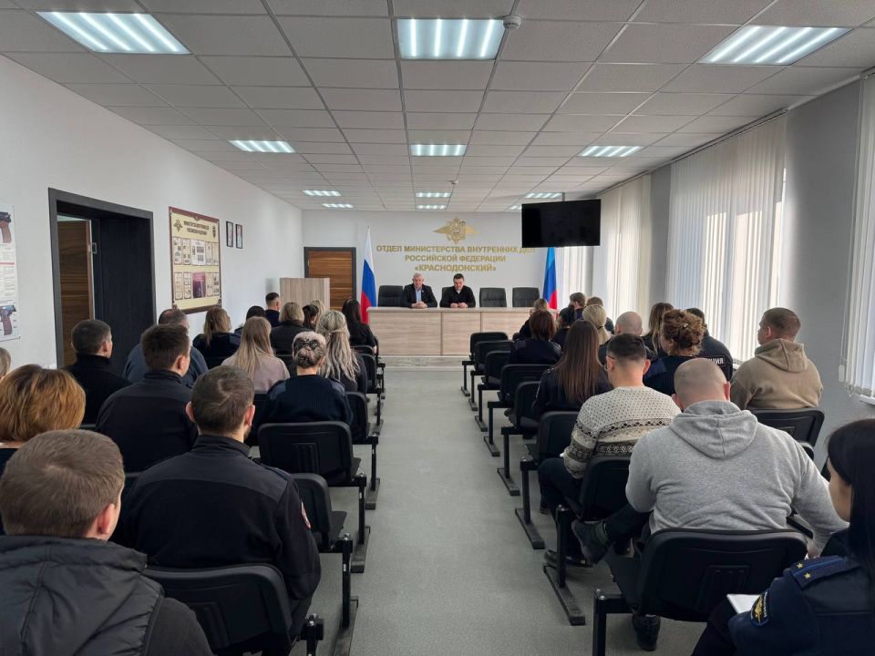 Владимир Шавлай: Провёл встречи с представителями трудовых коллективов Межрайонной инспекции Федеральной налоговой службы № 8 и Отдела Министерства внутренних дел Российской Федерации "Краснодонский" Владимир Шавлай: Провёл встречи с представителями трудовых коллективов Межрайонной инспекции Федеральной налоговой службы № 8 и Отдела Министерства внутренних дел Российской Федерации "Краснодонский"