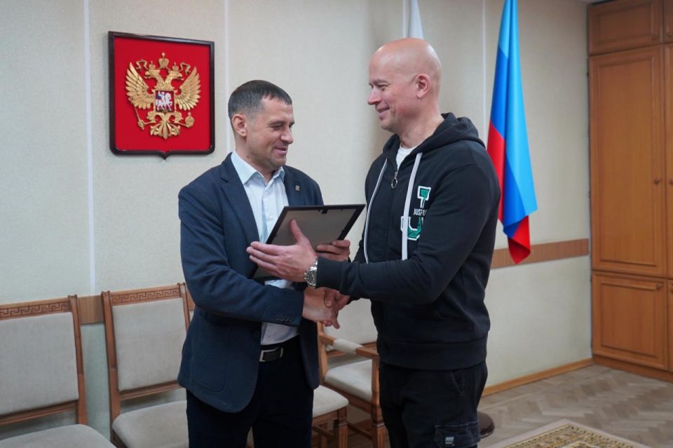 Встреча ВрИП Главы округа с красноярскими артистами Встреча ВрИП Главы округа с красноярскими артистами