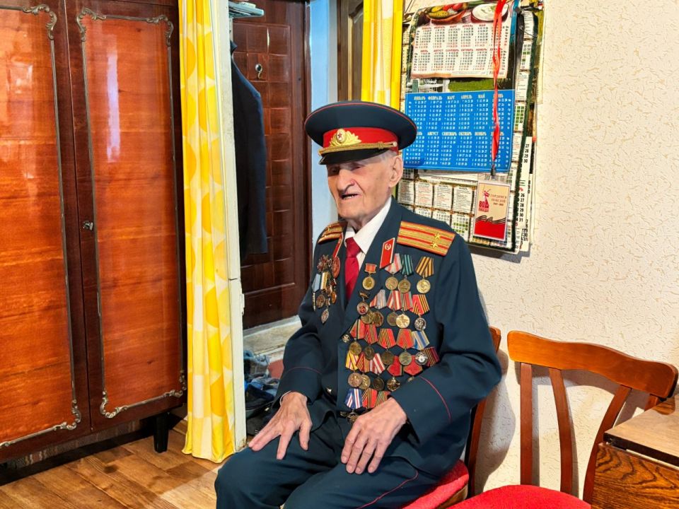 В ЛНР стартовала акция «С Новым годом, ветеран!» В ЛНР стартовала акция «С Новым годом, ветеран!»