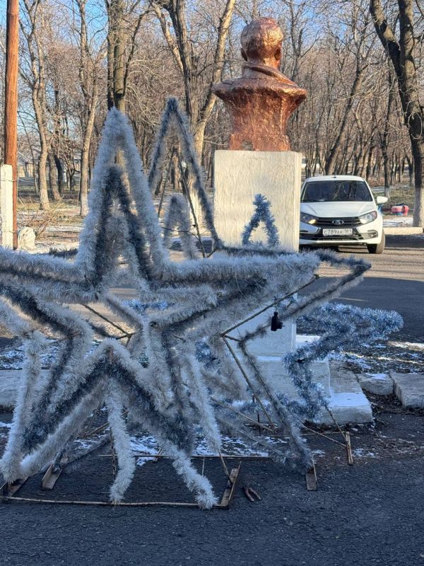 Андрей Рубанцов: Ровеньки продолжают преображаться к Новому Году Андрей Рубанцов: Ровеньки продолжают преображаться к Новому Году