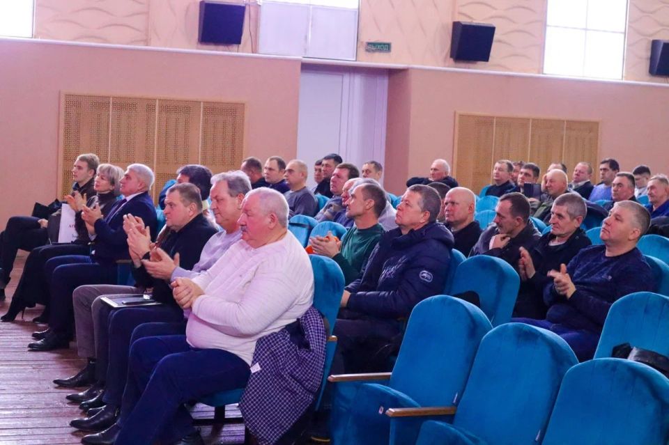 Виталий Коваленко: 24 декабря 2025 года в Беловодском районном доме культуры состоялись торжества, посвящённые чествованию передовиков производства предприятия "Агросфера" по итогам 2025 года - "Здесь хлеба золотистые, поля... Виталий Коваленко: 24 декабря 2025 года в Беловодском районном доме культуры состоялись торжества, посвящённые чествованию передовиков производства предприятия "Агросфера" по итогам 2025 года - "Здесь хлеба золотистые, поля...