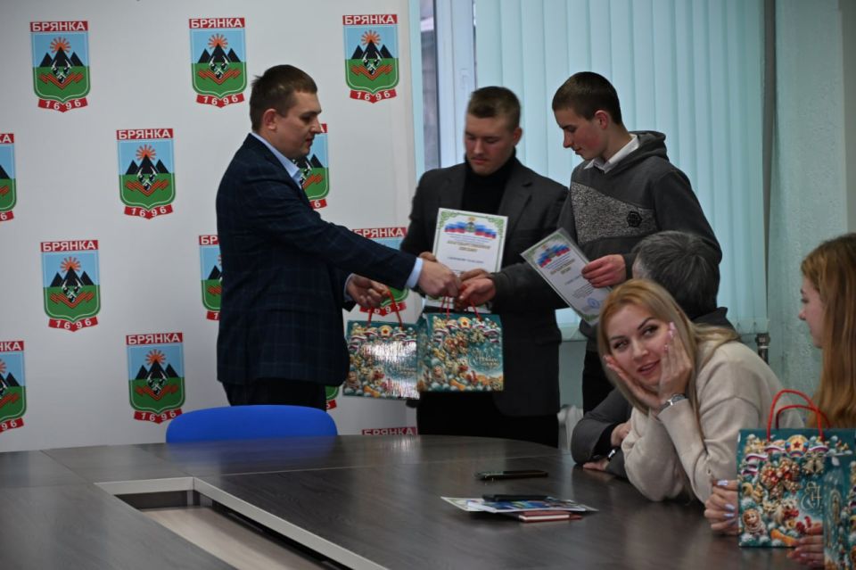 Евгений Морозов: Молодость, которая ведёт за собой Евгений Морозов: Молодость, которая ведёт за собой