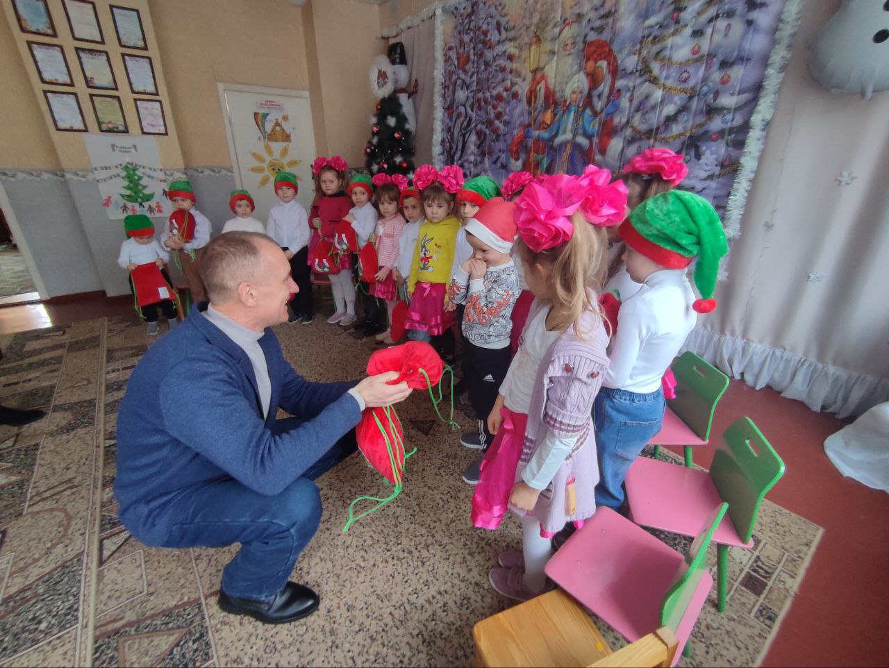 Городищенская школа получила подарки к Новому году от Оренбуржья и старообрядцев России Городищенская школа получила подарки к Новому году от Оренбуржья и старообрядцев России