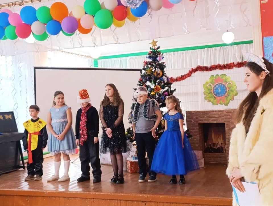 Наш Новый год в начальной школе: Волшебство, смех и море радости! Наш Новый год в начальной школе: Волшебство, смех и море радости!