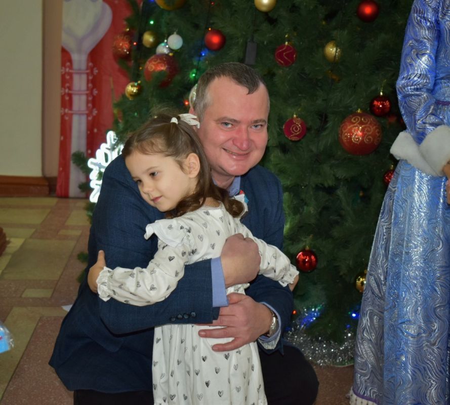 Исполнилось желание маленькой Маши: новогоднее чудо от «Единой России» Исполнилось желание маленькой Маши: новогоднее чудо от «Единой России»
