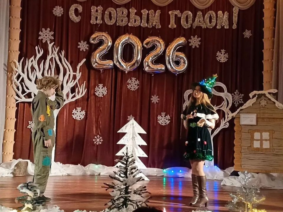 Новогодний спектакль «Приключение Новогодней Ёлки» Новогодний спектакль «Приключение Новогодней Ёлки»
