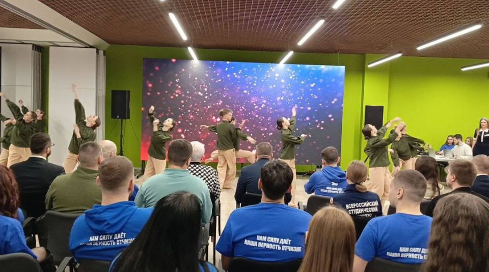 Светлана Гизай: Горжусь нашей молодежью!. В Луганске состоялось торжественное мероприятие, посвященное трехлетию работы регионального отделения Всероссийской общественной организации «Молодая Гвардия Единой России» в... Светлана Гизай: Горжусь нашей молодежью!. В Луганске состоялось торжественное мероприятие, посвященное трехлетию работы регионального отделения Всероссийской общественной организации «Молодая Гвардия Единой России» в...