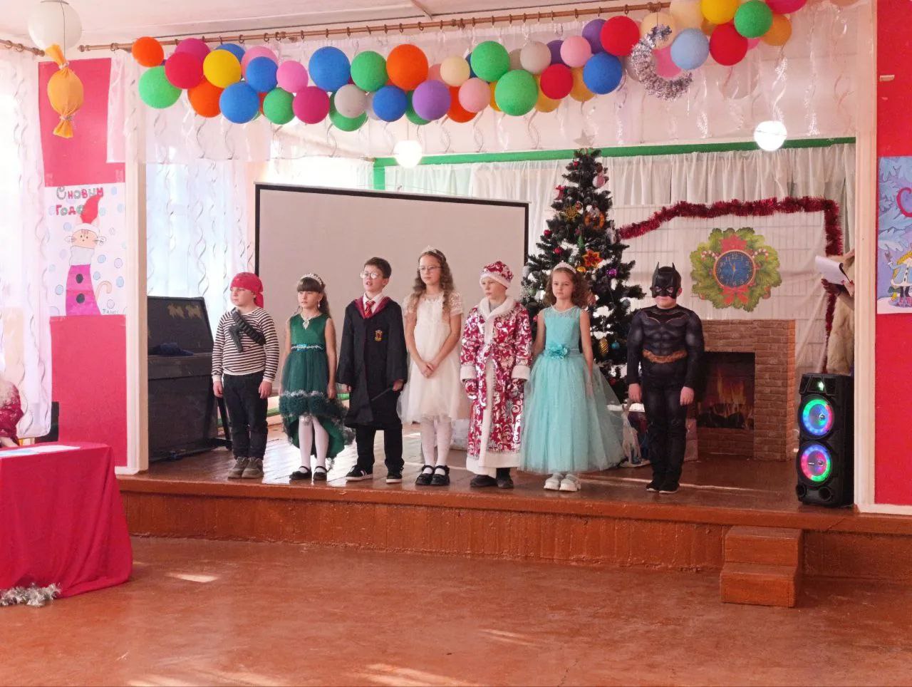 Наш Новый год в начальной школе: Волшебство, смех и море радости! Наш Новый год в начальной школе: Волшебство, смех и море радости!