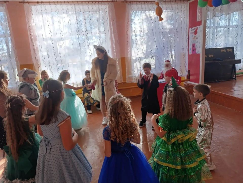 Наш Новый год в начальной школе: Волшебство, смех и море радости! Наш Новый год в начальной школе: Волшебство, смех и море радости!