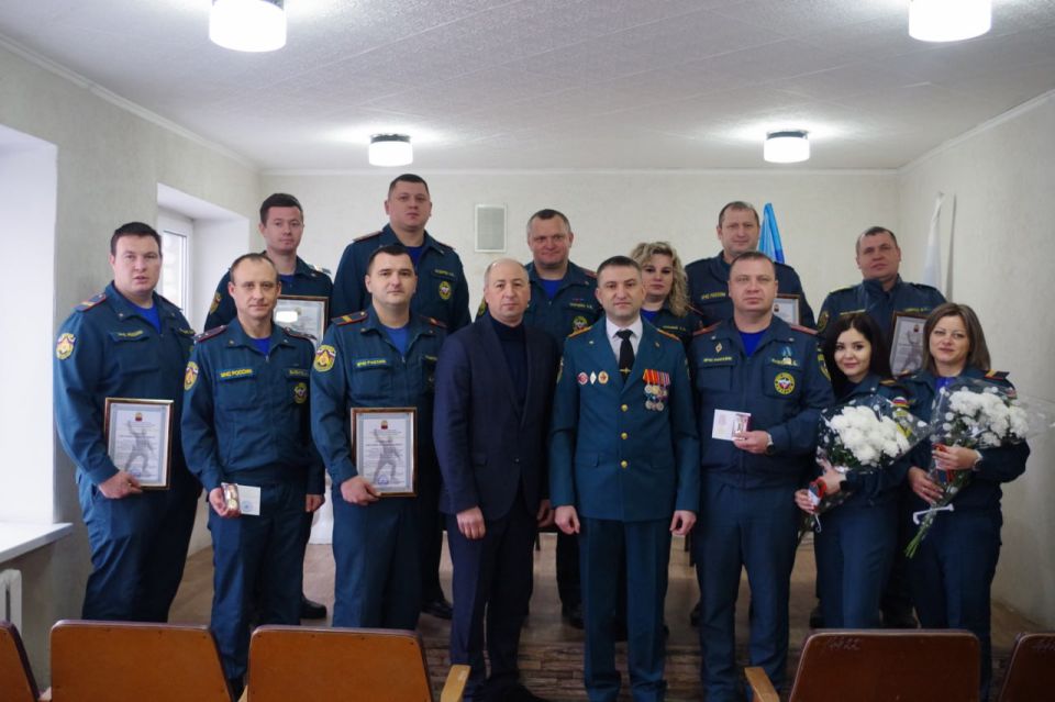 Сергей Крамаренко: В преддверии Дня спасателя, встретился с сотрудниками МЧС, чтобы поздравить их с профессиональным праздником Сергей Крамаренко: В преддверии Дня спасателя, встретился с сотрудниками МЧС, чтобы поздравить их с профессиональным праздником