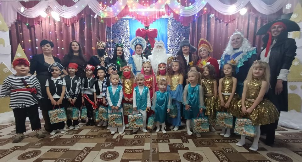 В дошкольных образовательных учреждениях г. Ровеньки прошли новогодние утренники В дошкольных образовательных учреждениях г. Ровеньки прошли новогодние утренники