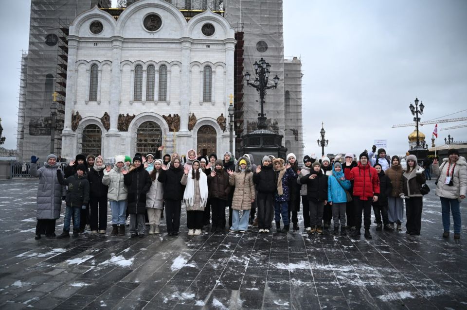 В Москву на «Новогоднем экспрессе»: A7 организовала праздничную поездку для 2000 детей из приграничных регионов России В Москву на «Новогоднем экспрессе»: A7 организовала праздничную поездку для 2000 детей из приграничных регионов России