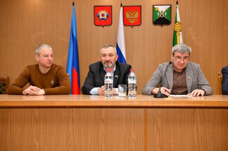 В большом зале Администрации состоялось совместное заседание постоянных комиссий Совета депутатов В большом зале Администрации состоялось совместное заседание постоянных комиссий Совета депутатов