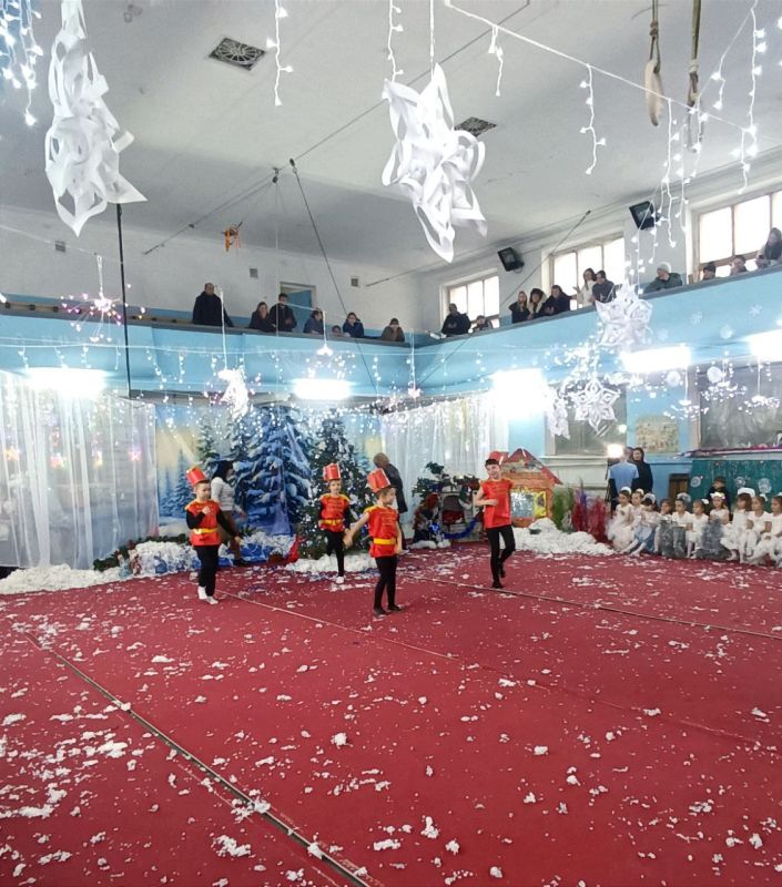 Спортсмены в гостях у сказки «Двенадцать месяцев» Спортсмены в гостях у сказки «Двенадцать месяцев»