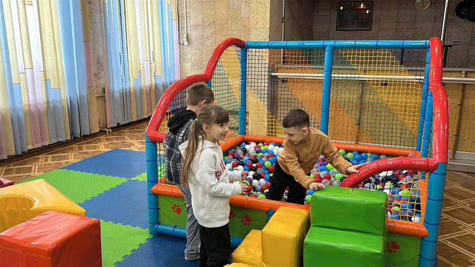 Андрей Рубанцов: В Ровеньках состоялось торжественное открытие нового детского спортивно-развлекательного игрового комплекса Андрей Рубанцов: В Ровеньках состоялось торжественное открытие нового детского спортивно-развлекательного игрового комплекса