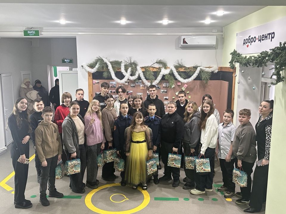 В преддверии Нового года в центре молодёжных инициатив «Гравитация» прошёл увлекательный квиз, организованный для детей участников специальной военной операции В преддверии Нового года в центре молодёжных инициатив «Гравитация» прошёл увлекательный квиз, организованный для детей участников специальной военной операции