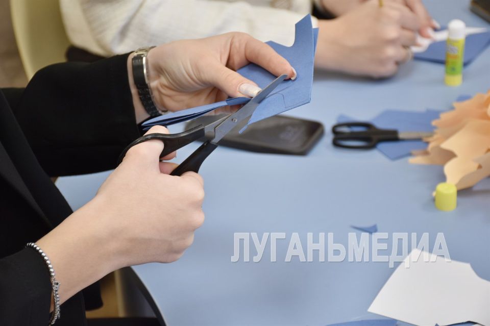 В детском лагере «Казачок» в Станице Луганской прошли мастер-классы для активистов «Движения Первых» В детском лагере «Казачок» в Станице Луганской прошли мастер-классы для активистов «Движения Первых»