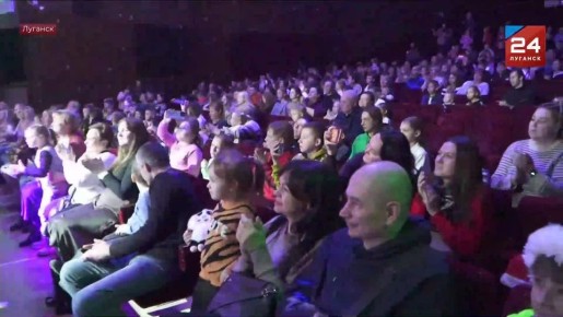 В преддверии Нового года дети с особенностями здоровья встретились с героями сказки