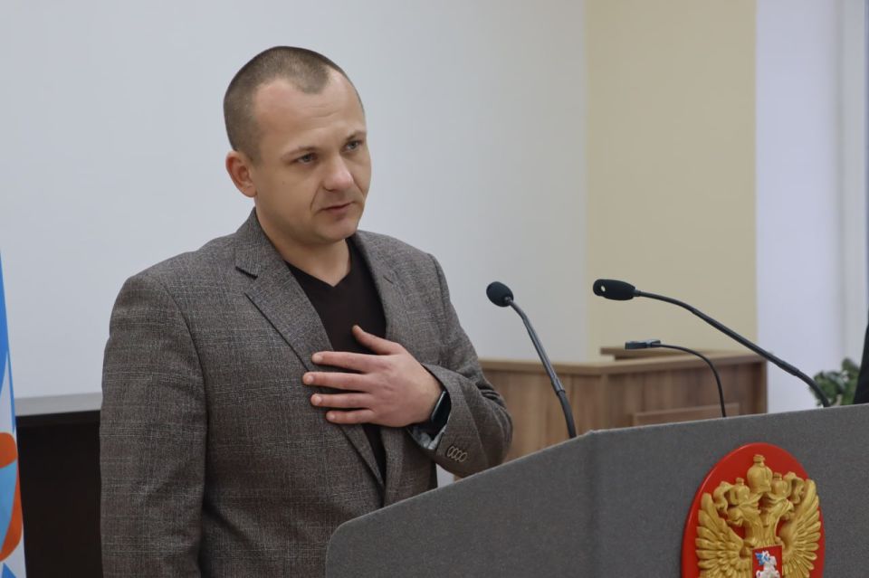 Павел Дреев поздравил сотрудников МЧС с наступающим профессиональным праздником Павел Дреев поздравил сотрудников МЧС с наступающим профессиональным праздником