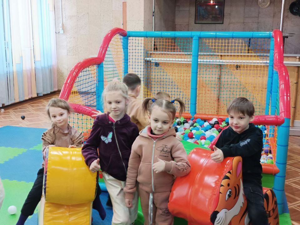 Сегодня в Ровеньках состоялось торжественное открытие детского спортивно-игрового комплекса, проект которого одержал победу в первом республиканском конкурсе инициативных проектов Сегодня в Ровеньках состоялось торжественное открытие детского спортивно-игрового комплекса, проект которого одержал победу в первом республиканском конкурсе инициативных проектов