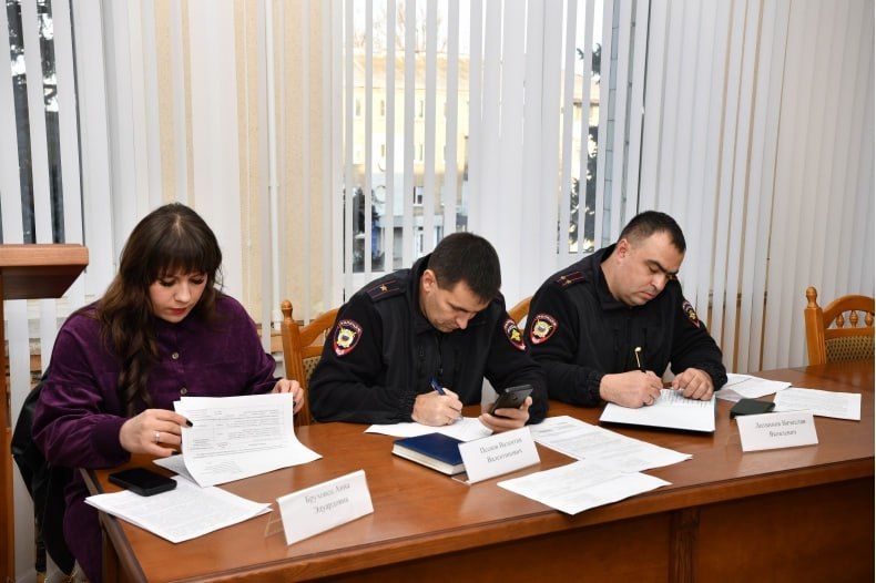 Состоялось итоговое заседание Антинаркотической комиссии при Администрации Свердловского муниципального округа ЛНР Состоялось итоговое заседание Антинаркотической комиссии при Администрации Свердловского муниципального округа ЛНР