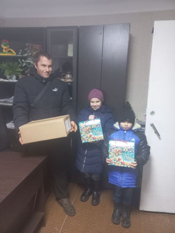 В Кременском муниципальном округе с особой теплотой и заботой продолжается предновогодние поздравления семей участников Специальной военной операции! В Кременском муниципальном округе с особой теплотой и заботой продолжается предновогодние поздравления семей участников Специальной военной операции!