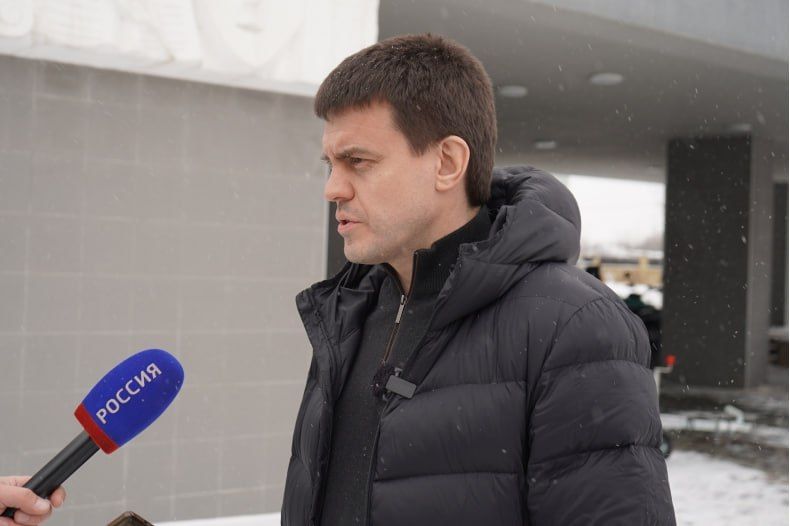Также Михаил Котюков провёл встречу с бойцами из Сибири, которые выполняют боевые задачи в зоне СВО Также Михаил Котюков провёл встречу с бойцами из Сибири, которые выполняют боевые задачи в зоне СВО