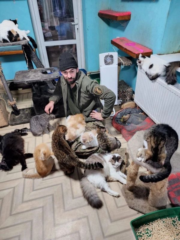 "Новогодняя миска добра" у Мурысиного дома г. Луганска!! "Новогодняя миска добра" у Мурысиного дома г. Луганска!!