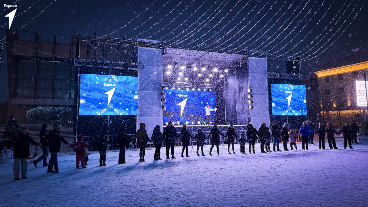 Первые на главной новогодней ёлке Республики Первые на главной новогодней ёлке Республики