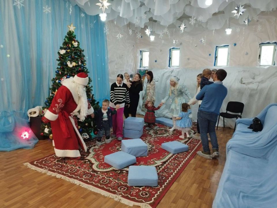 В Луганском академическом театре кукол прошел спектакль для самых маленьких зрителей В Луганском академическом театре кукол прошел спектакль для самых маленьких зрителей