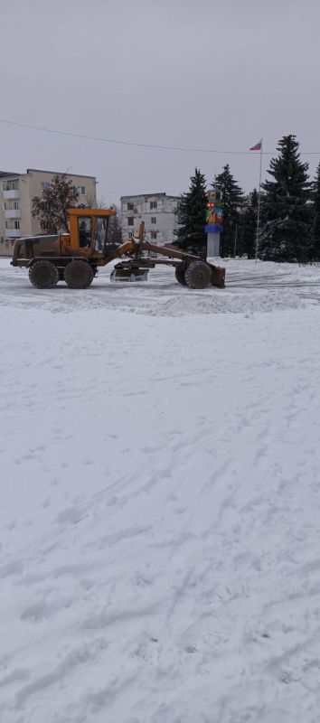 Сергей Колягин: Несмотря на выходные дни, сотрудники Муниципального унитарного предприятия "Комбинат коммунальных услуг города Первомайска" активно трудились над уборкой улиц Сергей Колягин: Несмотря на выходные дни, сотрудники Муниципального унитарного предприятия "Комбинат коммунальных услуг города Первомайска" активно трудились над уборкой улиц